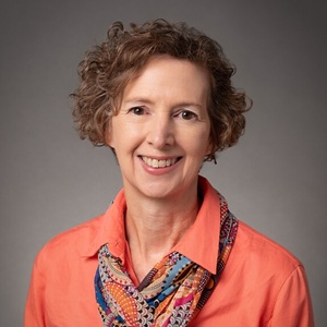 Paula Blank Spugnardi headshot